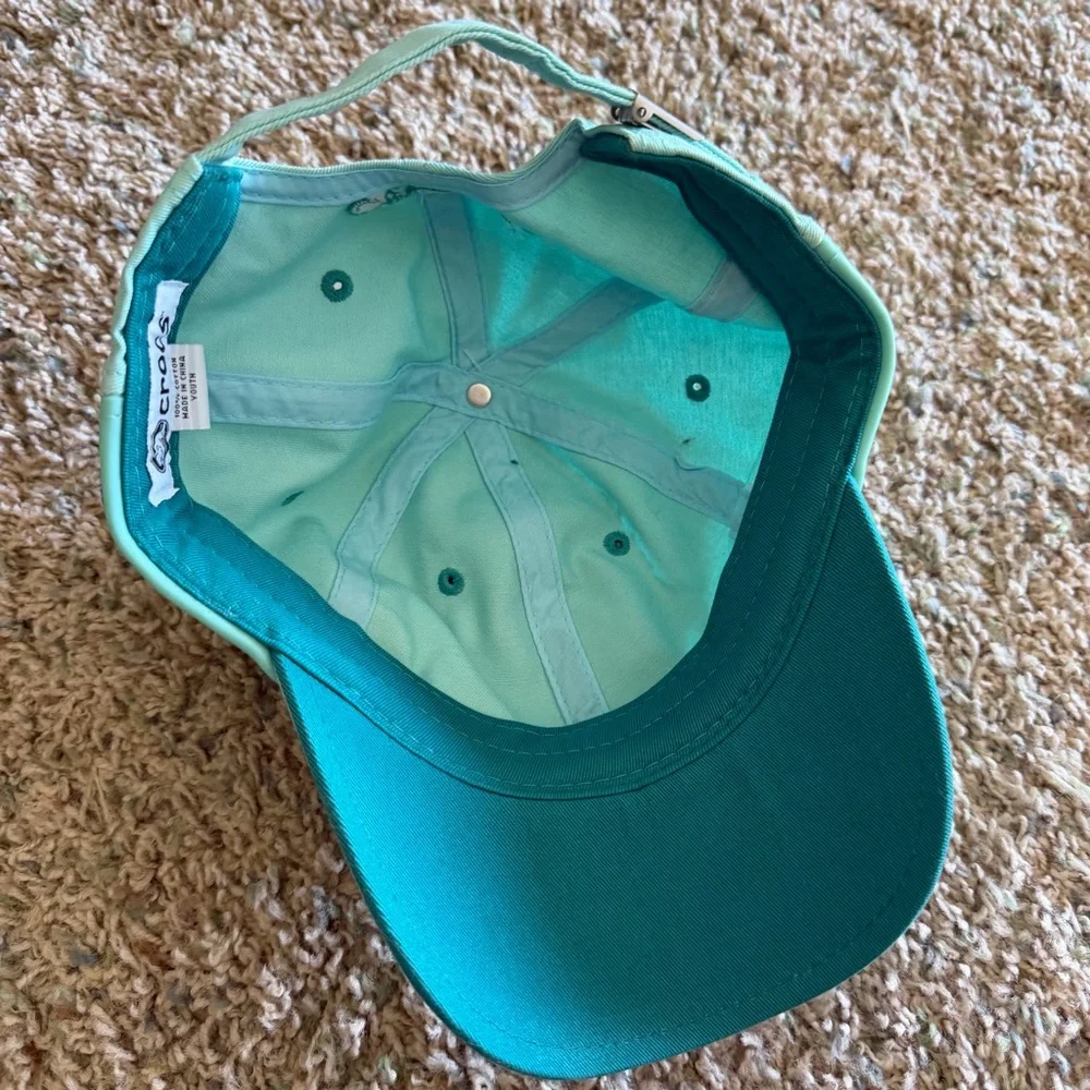 NWT CROCS Cap Hat With Logo Sea Foam Youth Size